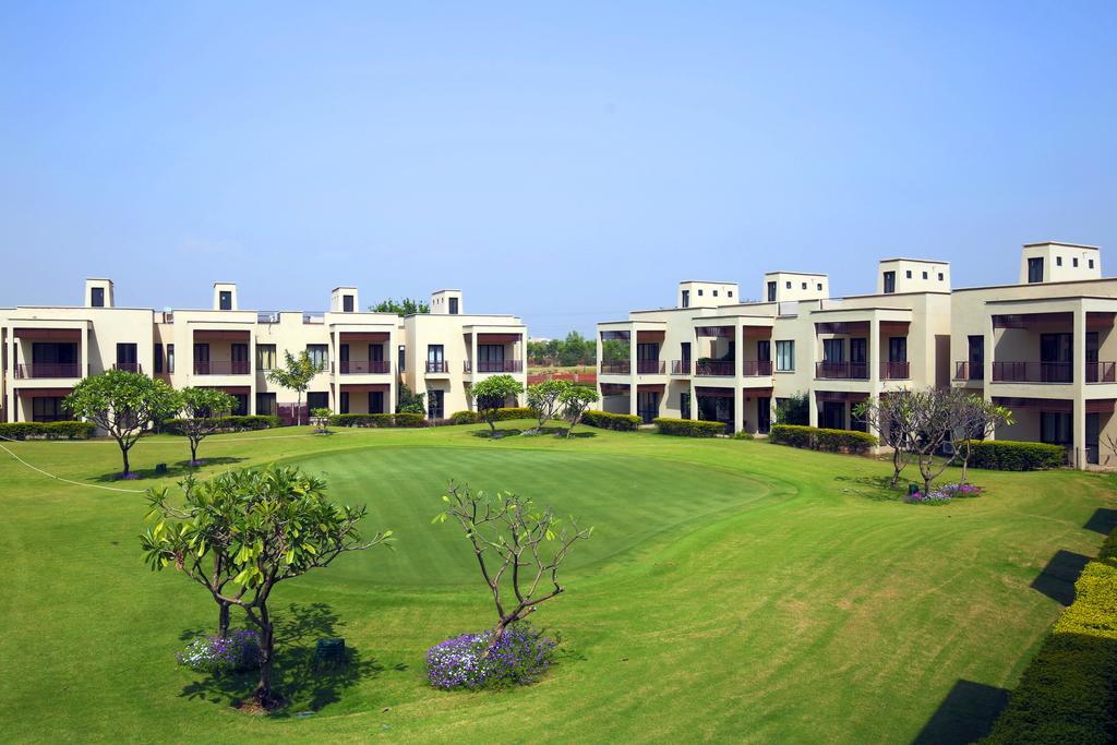 Lemon Tree Hotel, Tarudhan Valley, Manesar Gurgaon Eksteriør billede