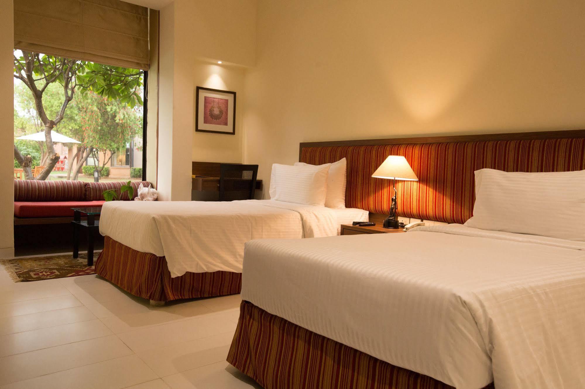 Lemon Tree Hotel, Tarudhan Valley, Manesar Gurgaon Eksteriør billede