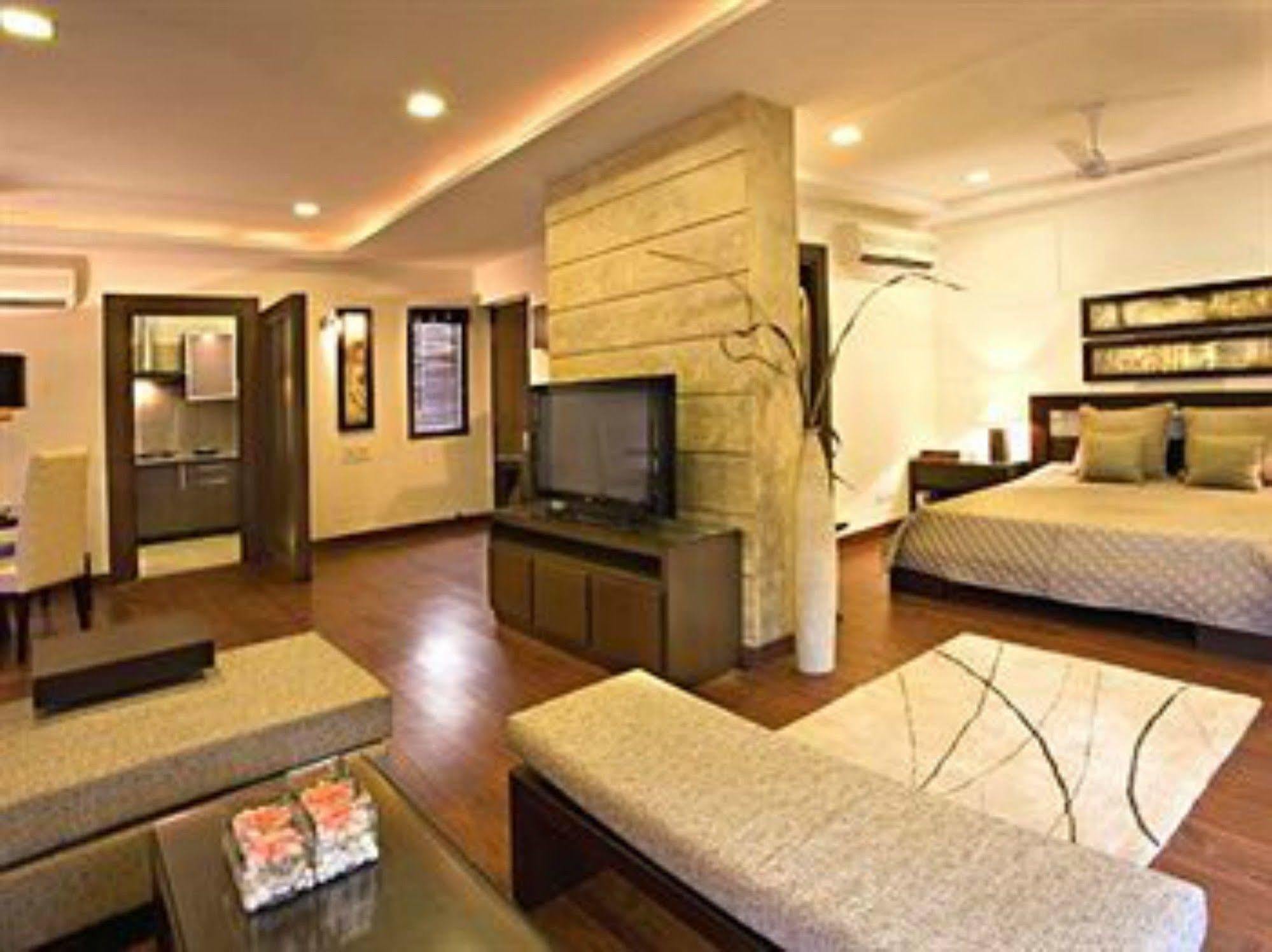 Lemon Tree Hotel, Tarudhan Valley, Manesar Gurgaon Eksteriør billede