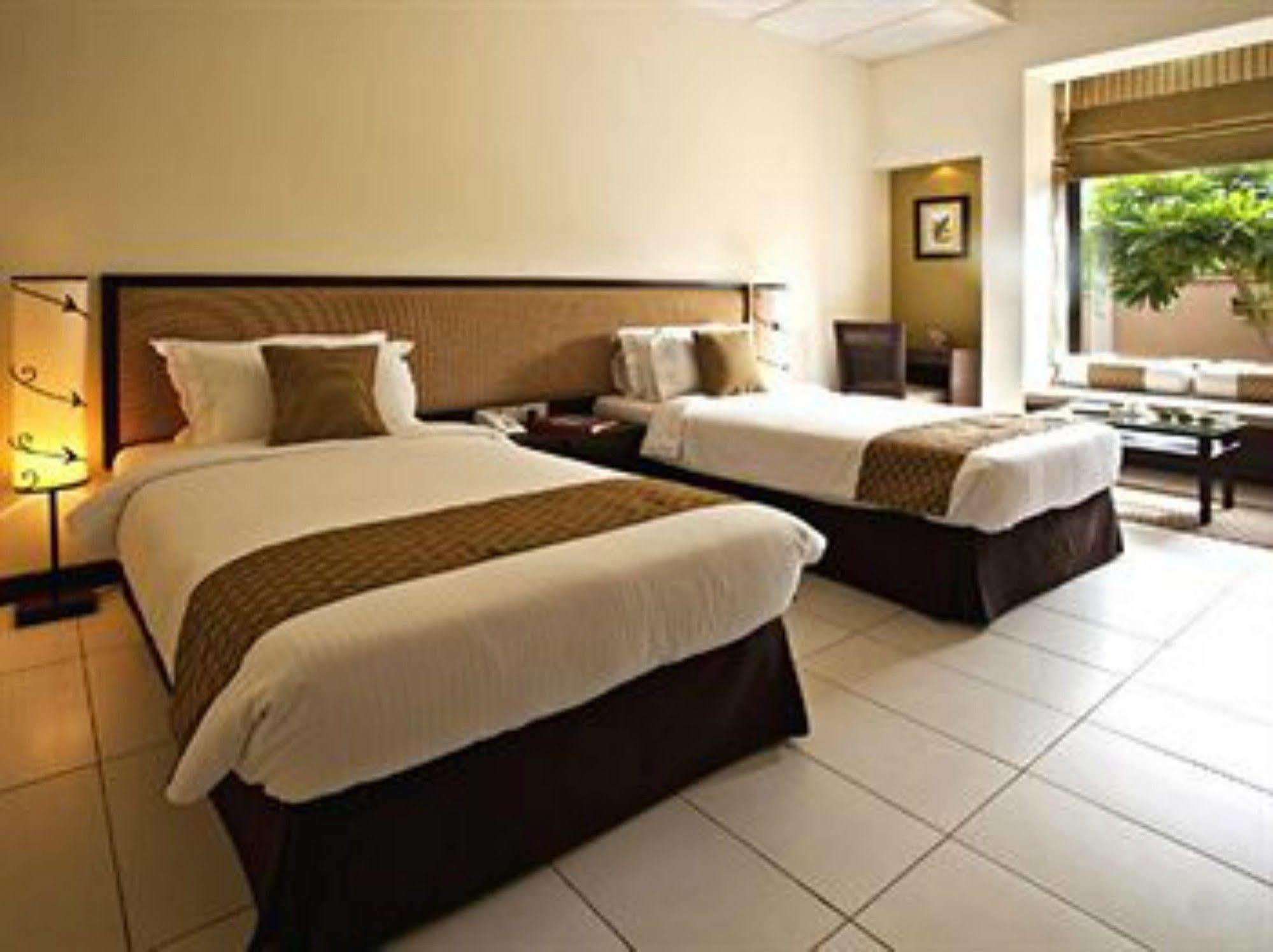 Lemon Tree Hotel, Tarudhan Valley, Manesar Gurgaon Eksteriør billede
