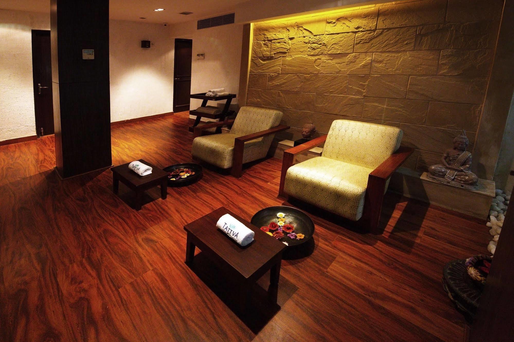 Lemon Tree Hotel, Tarudhan Valley, Manesar Gurgaon Eksteriør billede