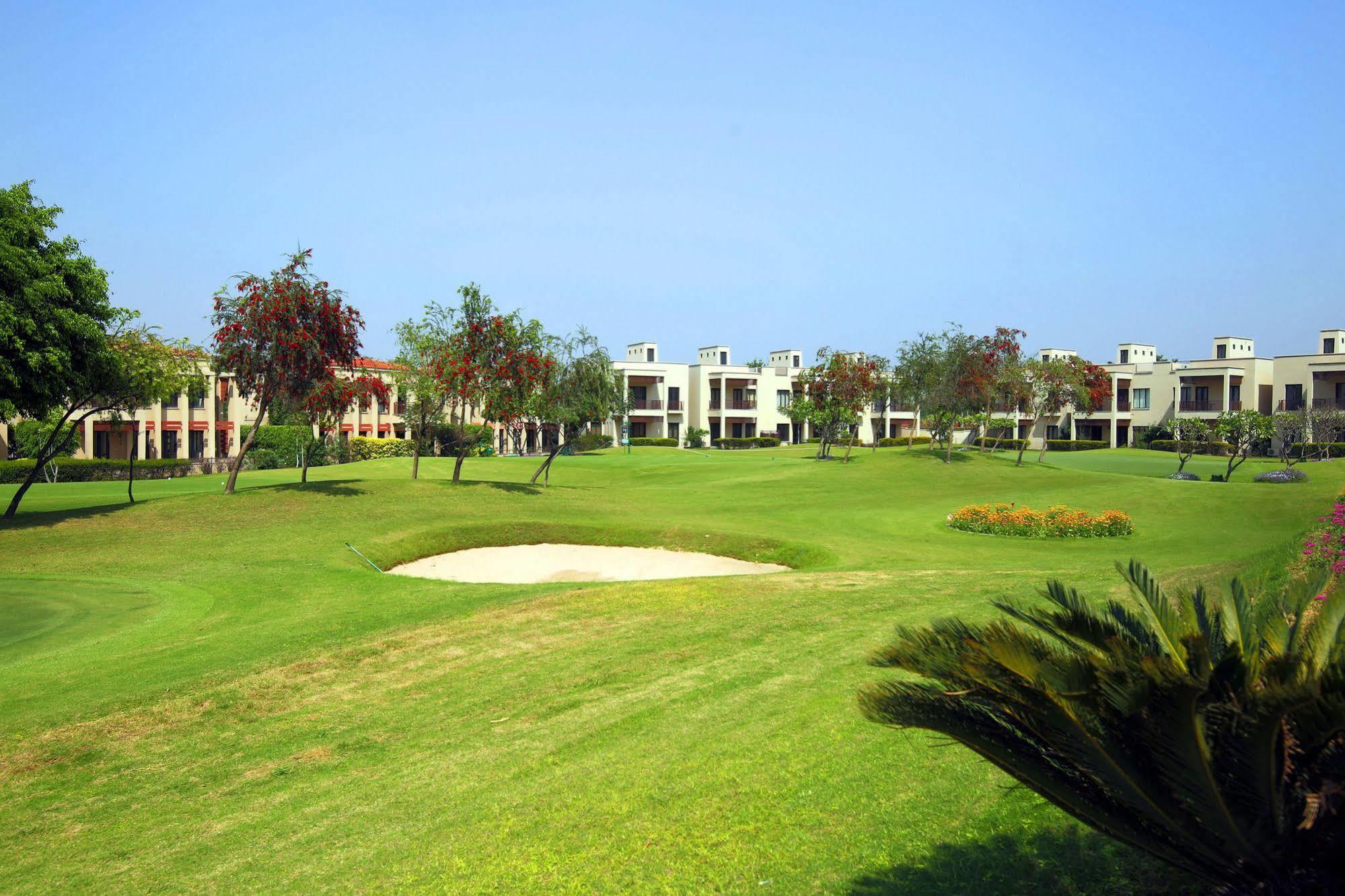 Lemon Tree Hotel, Tarudhan Valley, Manesar Gurgaon Eksteriør billede
