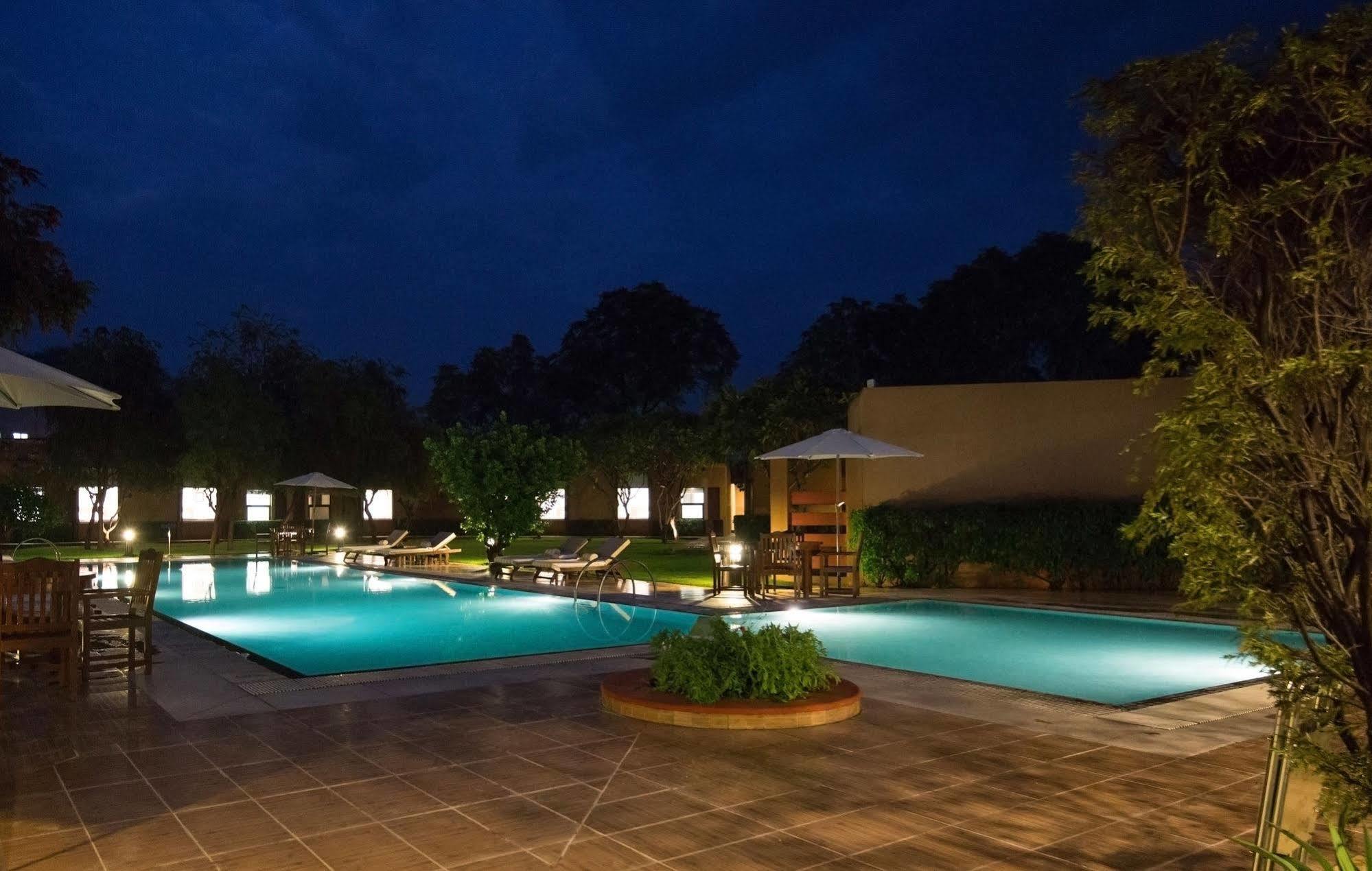 Lemon Tree Hotel, Tarudhan Valley, Manesar Gurgaon Eksteriør billede